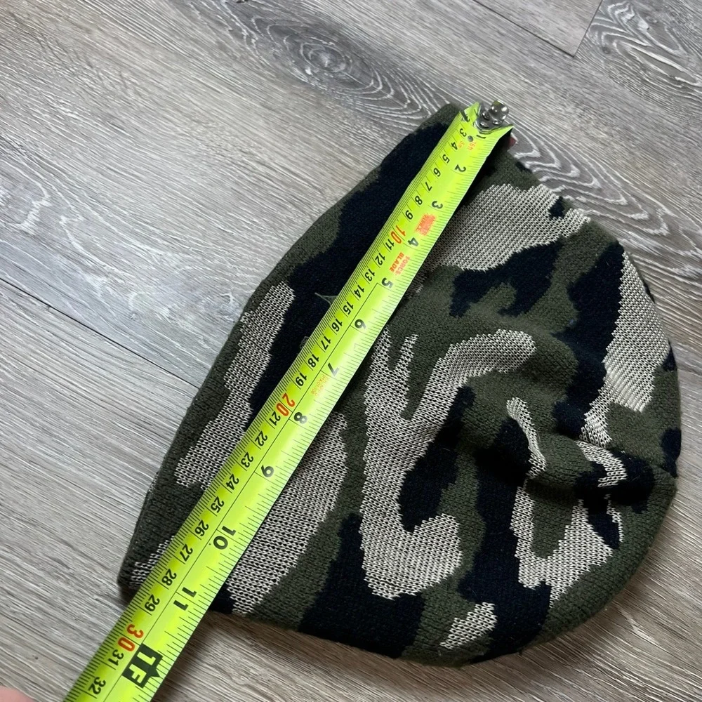 NFL Denver Broncos Beanie Mens OSFA Green Camo Knit Hat Embroidered Logo AI92